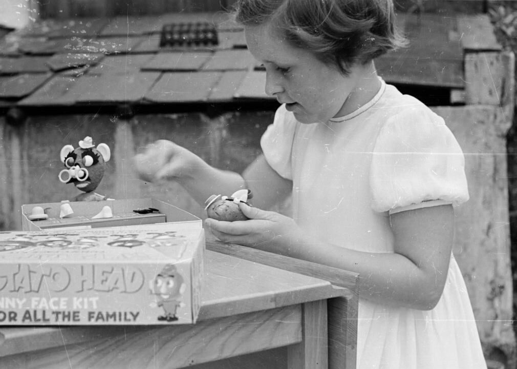 1952: The first toy commercial airs
